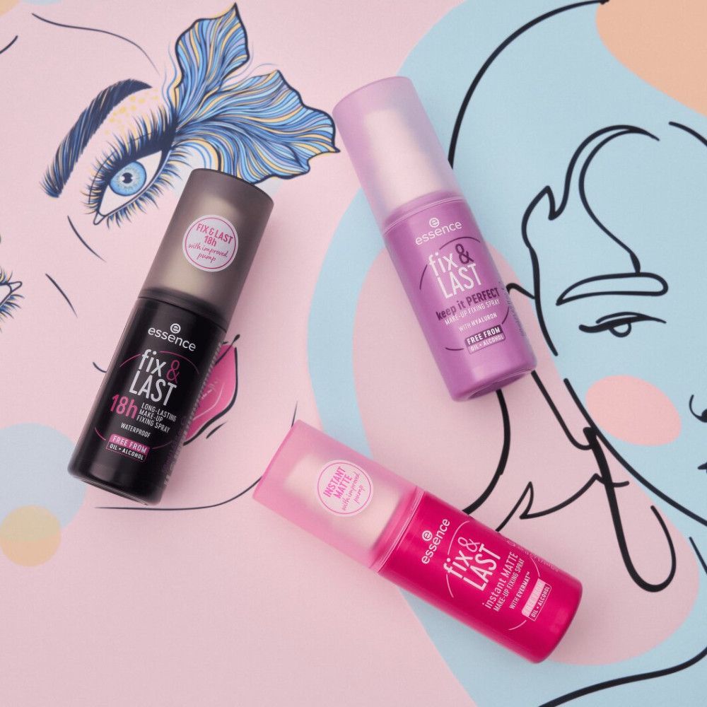 Drei Make-up Fixiersprays. Text: Fix & Last, Instant Matte, Make-up Fixing Spray. Verschiedene Farben und Kappen.