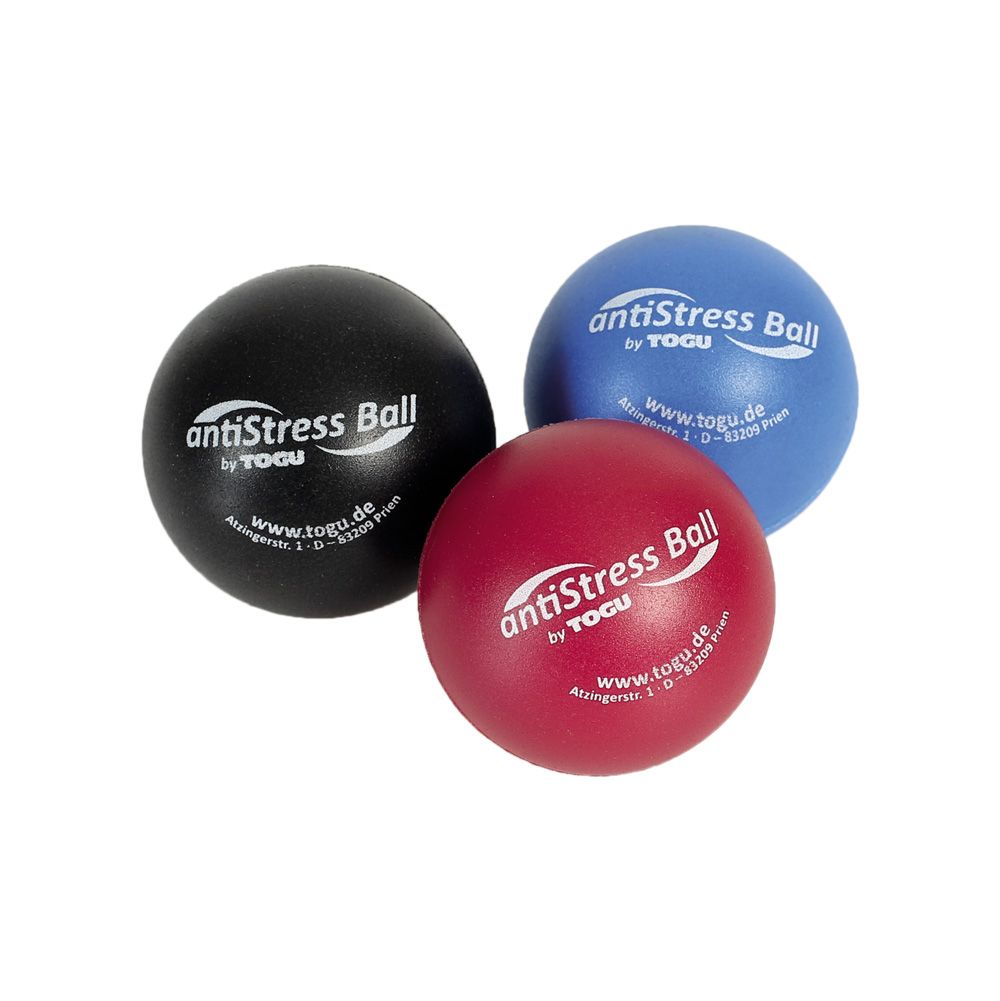 Drei Anti-Stress-Bälle in Schwarz, Blau und Rot. Aufdruck: antiStress Ball by TOGU, www.togu.de, Adresse.