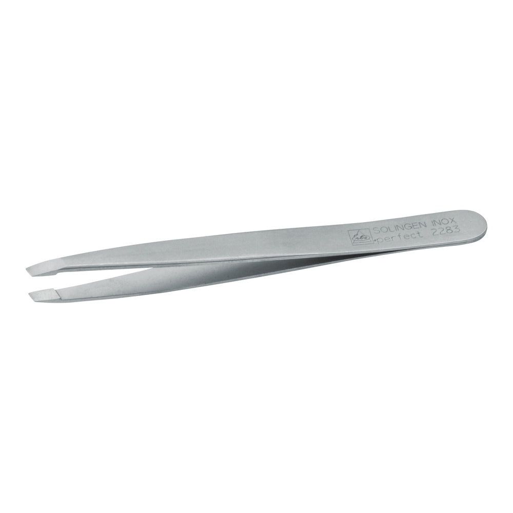 Pinzette, schräg, rostfrei. Metall, matt. Aufschrift: SOLINGEN INOX perfect 2285.