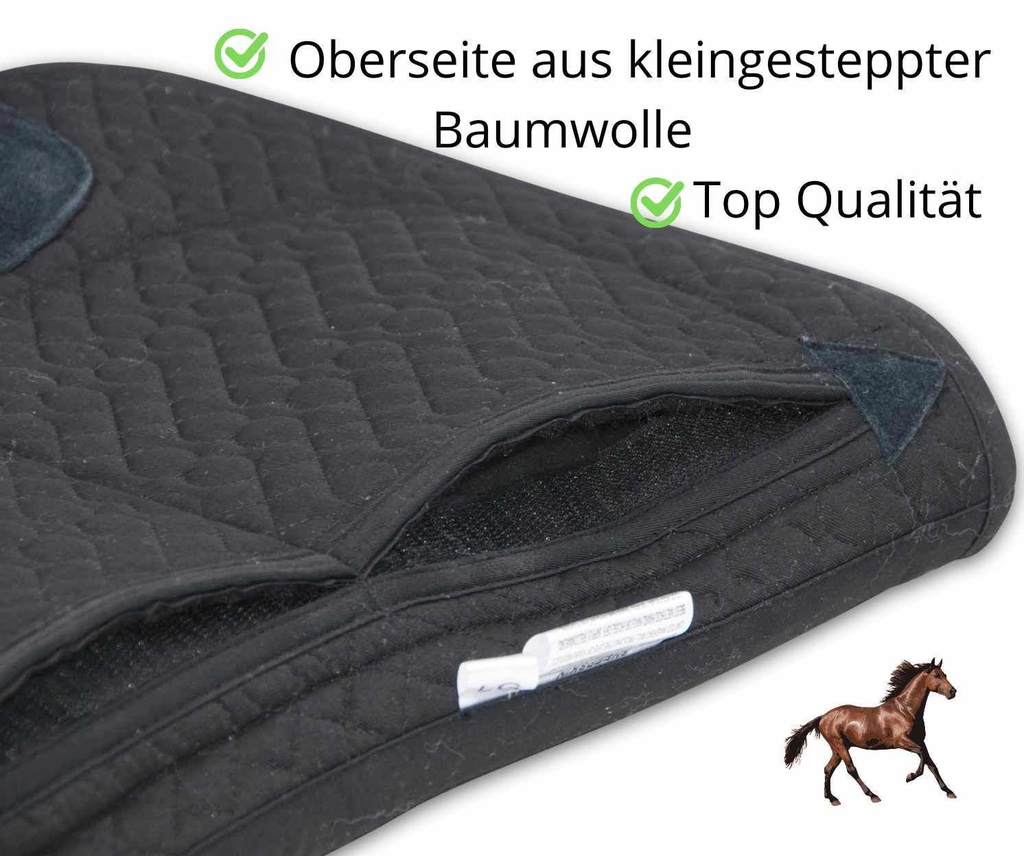 Schwarzer Westernpad mit gesteppter Baumwolle und Taschen. Text: Top Qualität. Kleines Pferd-Symbol.