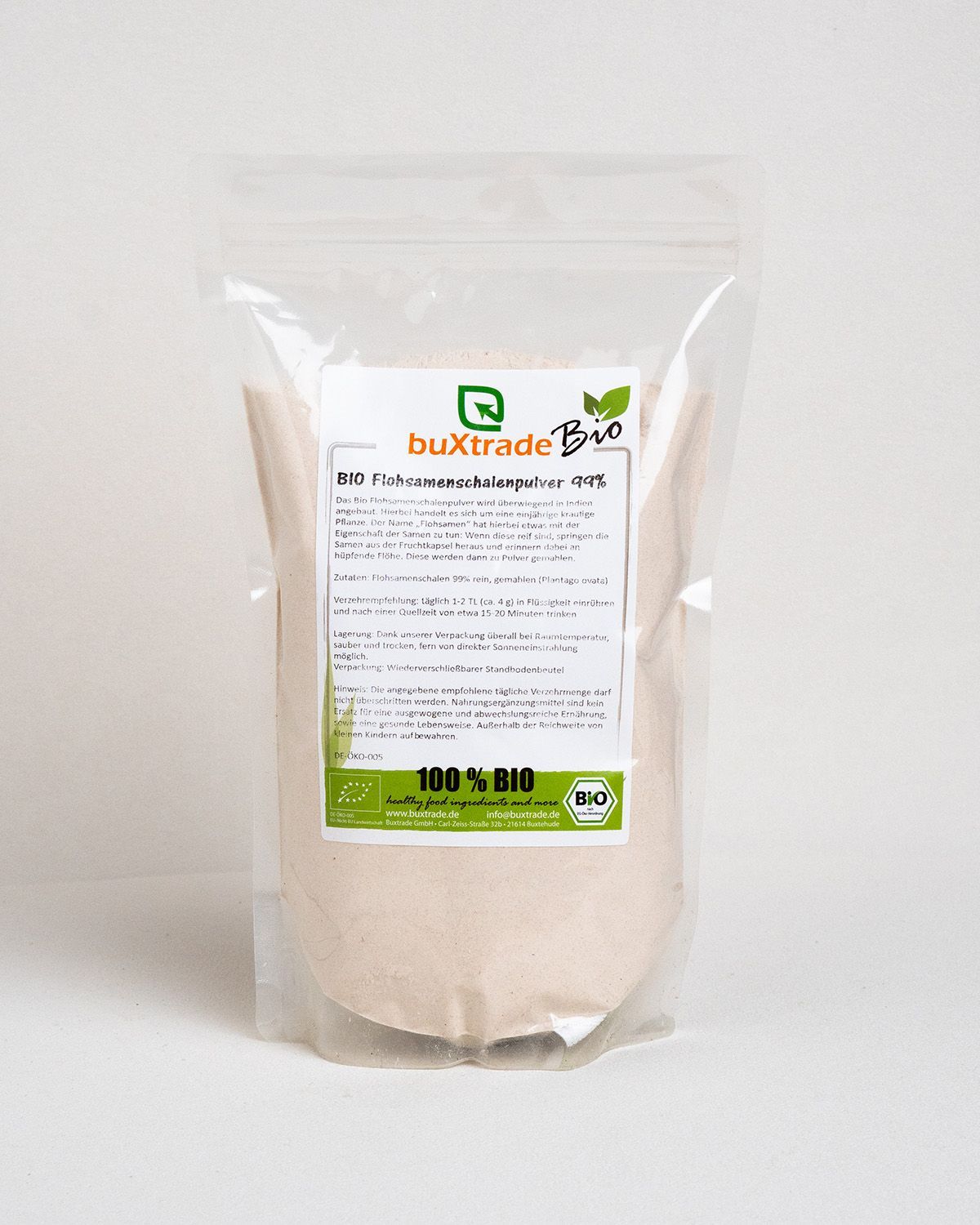 Transparente Plastiktüte mit buXtrade Bio Flohsamenschalen Pulver. Aufdruck mit Produktinformationen und Bio-Siegel.