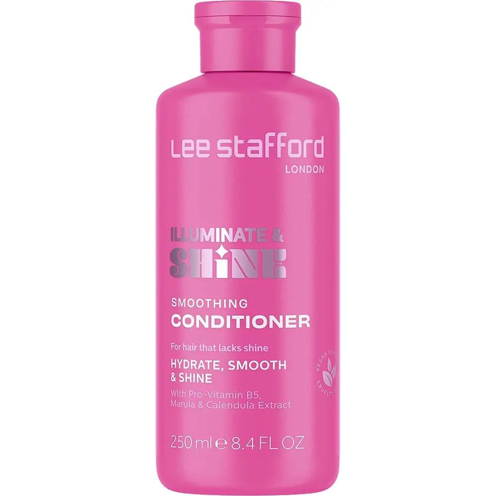 Eine leuchtend pinke Flasche Lee Stafford Illuminate & Shine Glättende Spülung, 250ml.