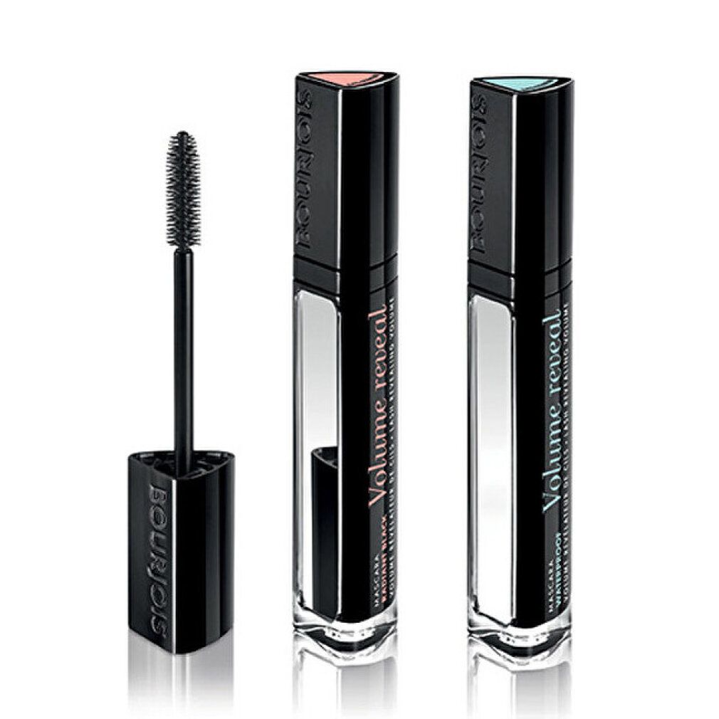 Zwei schwarze Mascara-Tuben und eine Bürste. Bürste herausgezogen. Aufschrift: Volume Reveal. Schwarzer Griff.