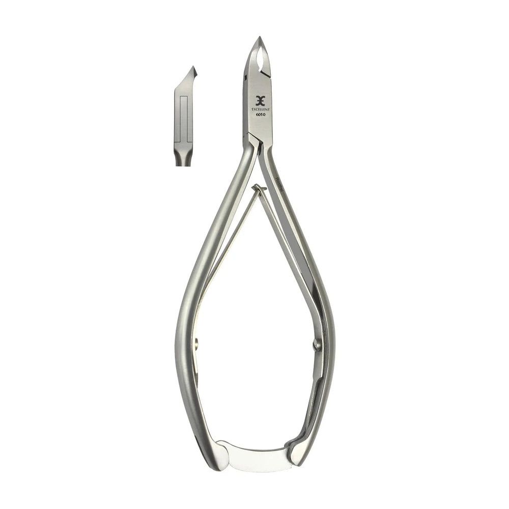 Nagelhautzange aus Metall mit 3,5 mm Schneide. Neben der Zange liegt ein separates Werkzeugteil.