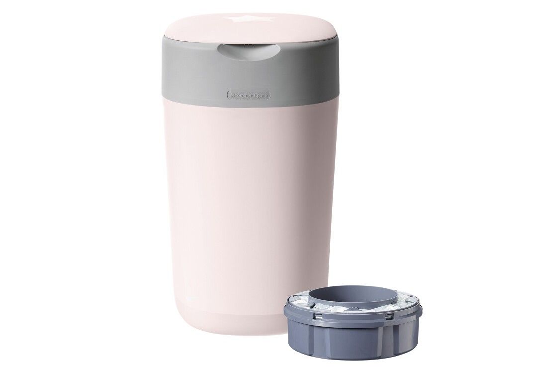Windeleimer, rosa, mit grauem Deckel und separatem Ring. Der Eimer hat eine zylindrische Form.