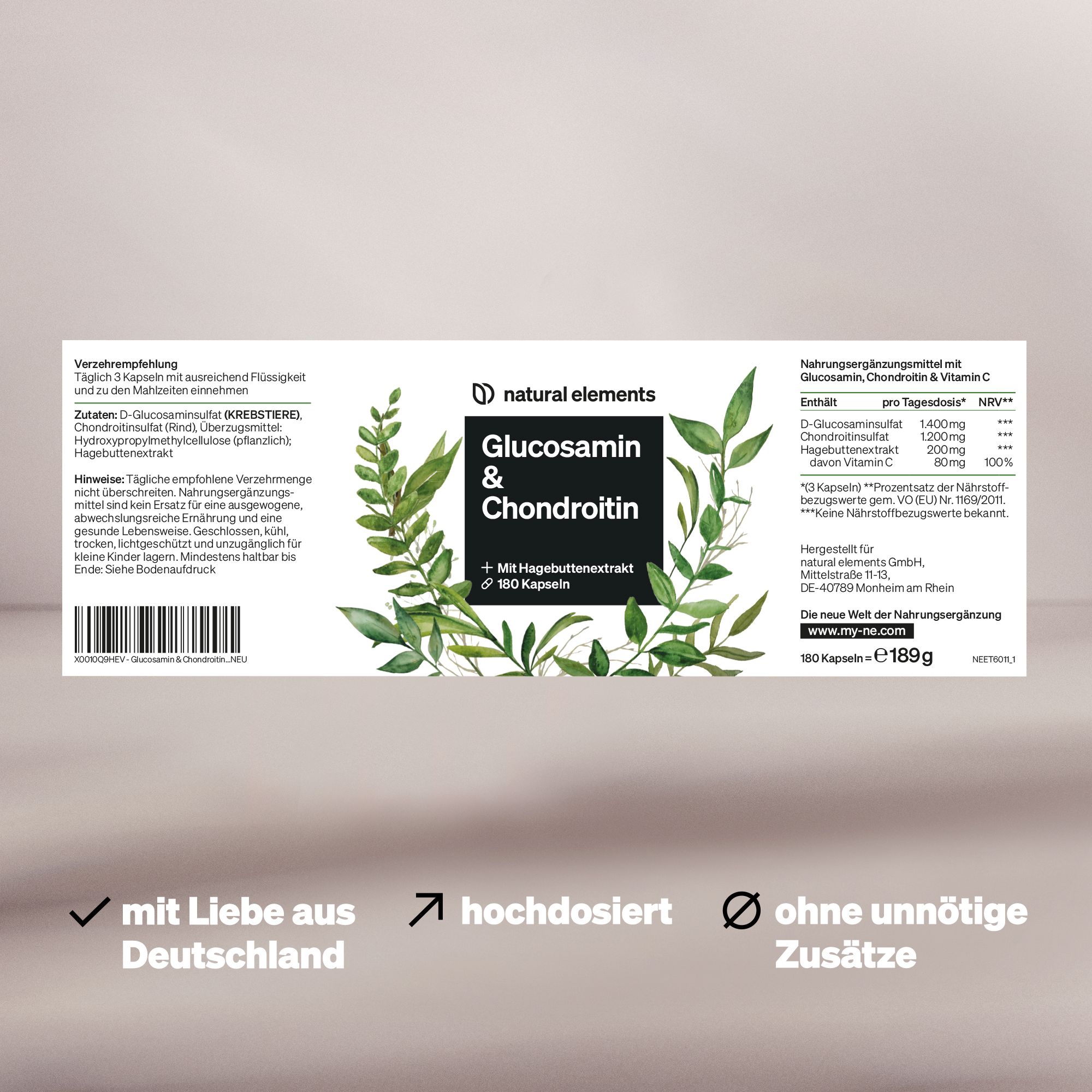 Weißes Etikett mit Produktinformationen. Enthält: Glucosamin & Chondroitin, 180 Kapseln. Mit Hagebuttenextrakt. Text in deutscher Sprache.