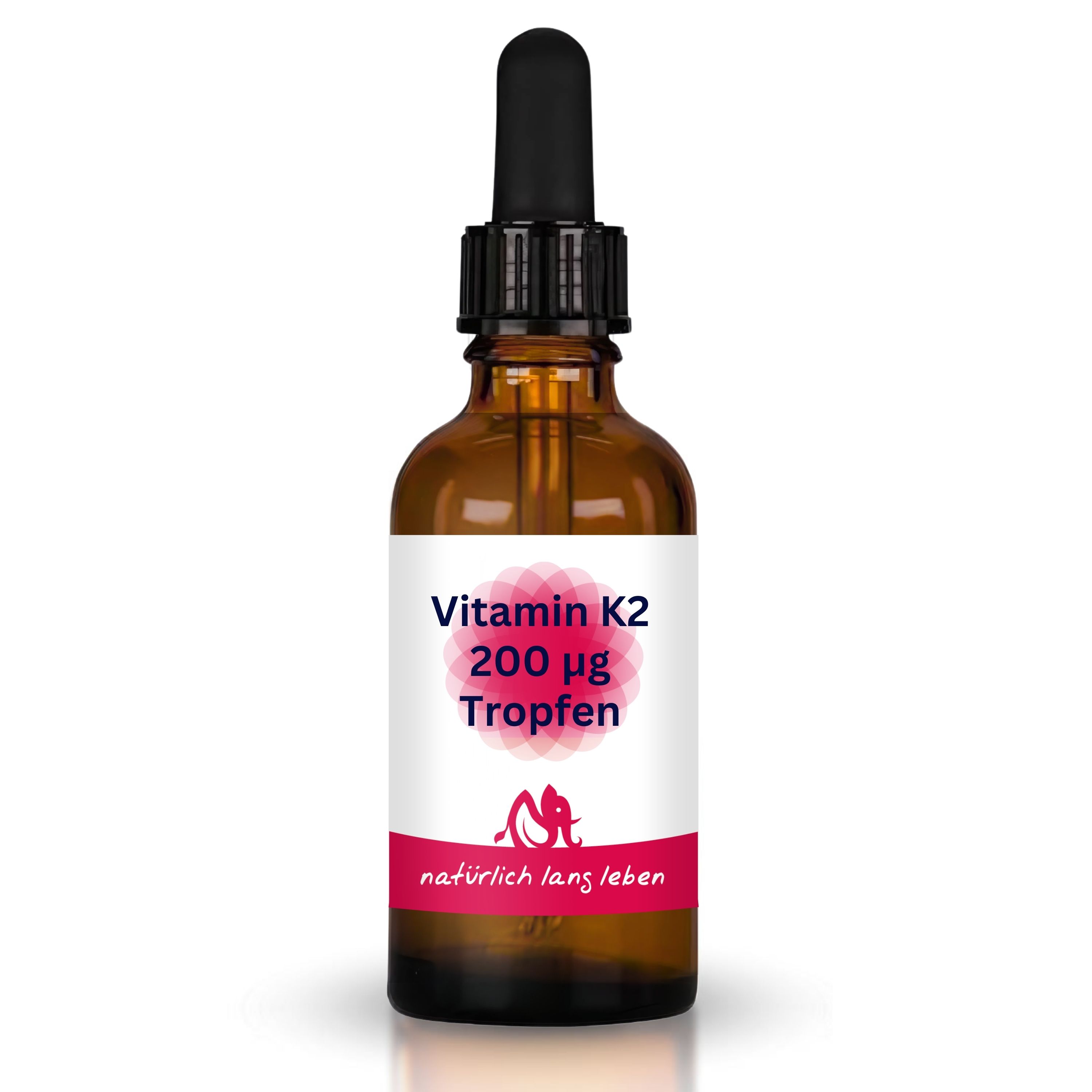 Braune Glasflasche mit Tropfer. Etikett mit "Vitamin K2 200 µg Tropfen" und Logo. "natürlich lang leben" Schriftzug.