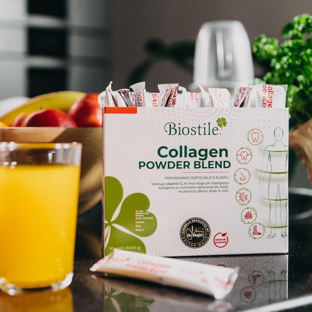 Biostile Collagen Powder Blend Packung mit Einzelportionen und einem Glas Saft.