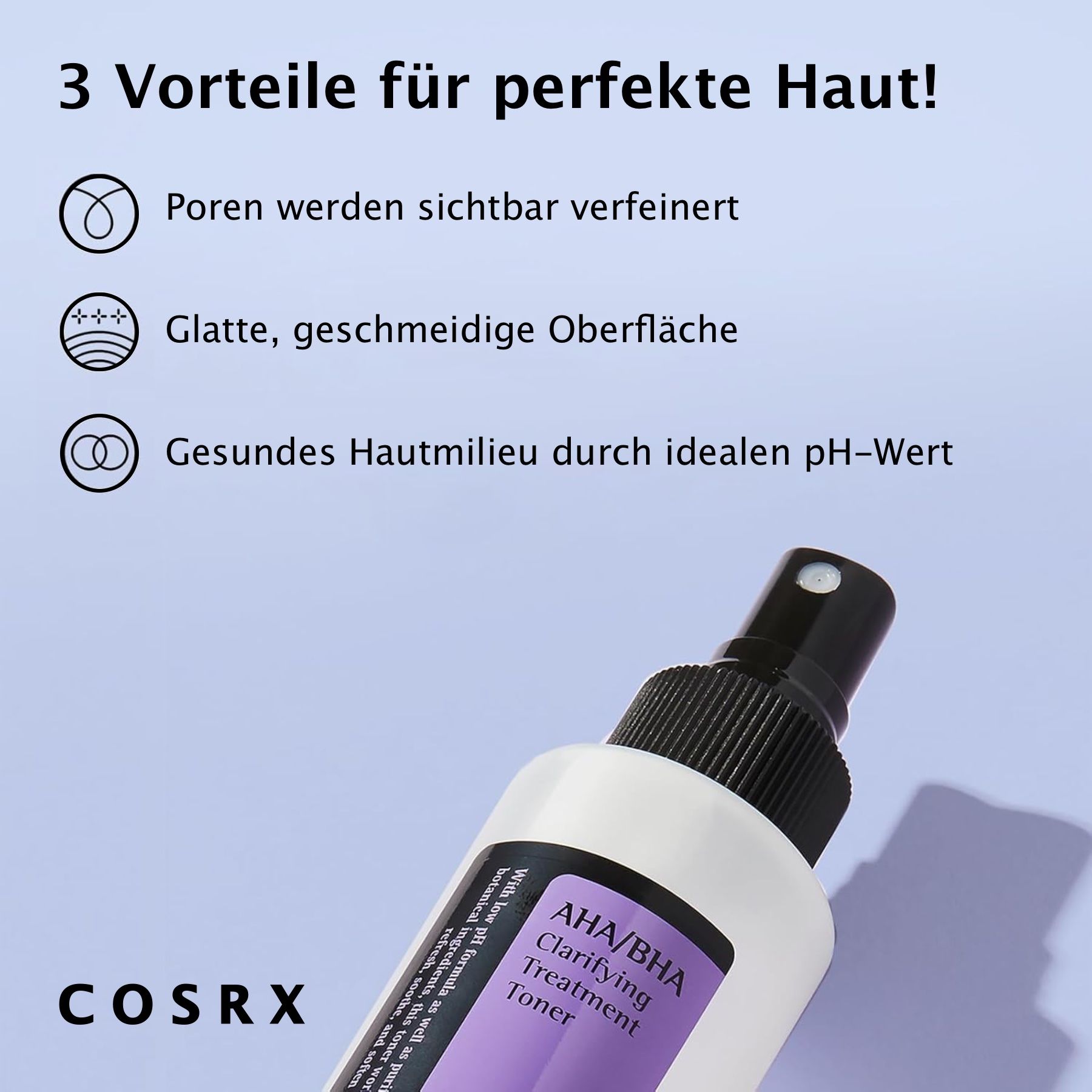 Weiße Sprühflasche mit schwarzem Deckel. Etikett: AHA/BHA Clarifying Treatment Toner, COSRX. Text auf blauem Hintergrund.