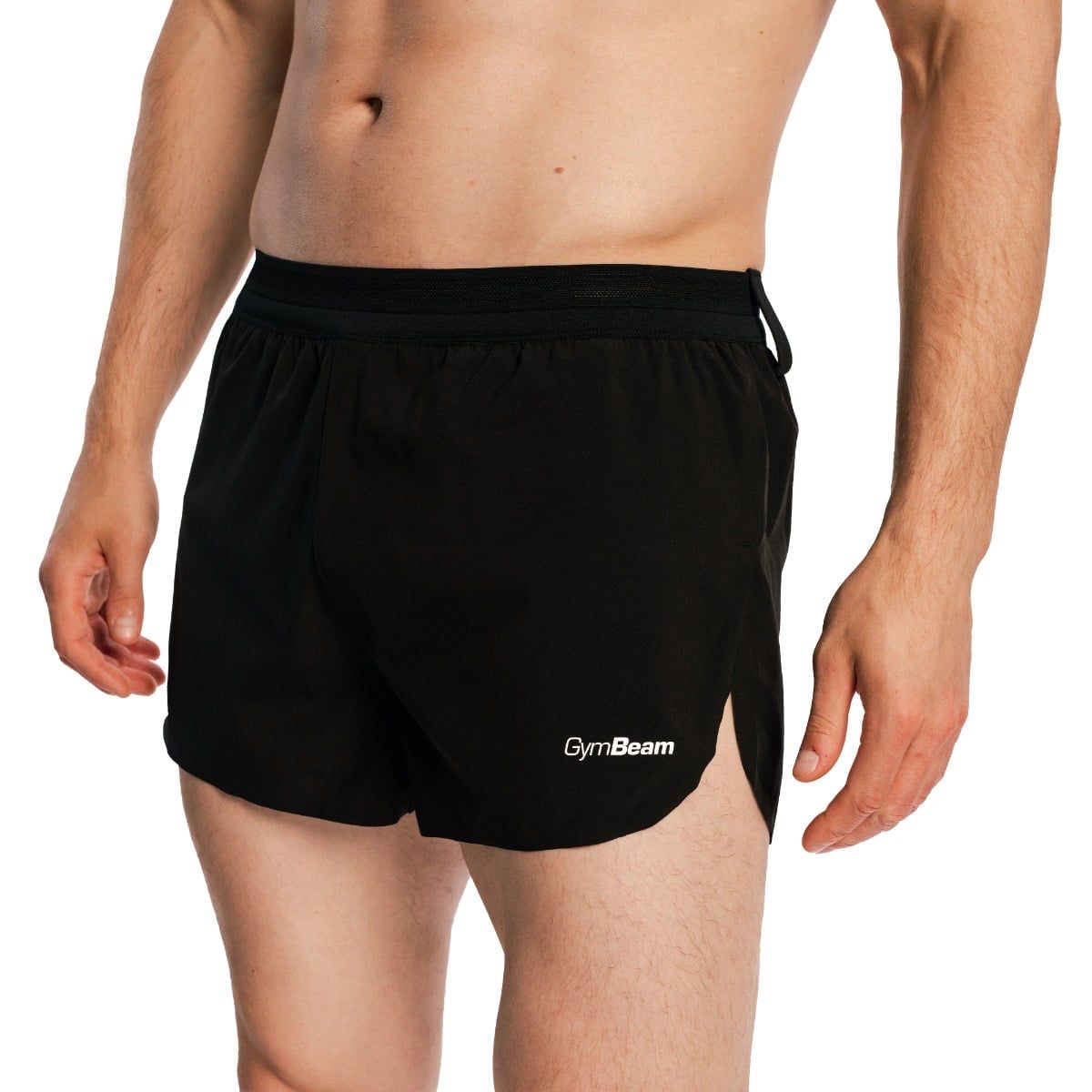 Schwarze Laufshorts für Männer mit seitlichen Schlitzen und weißem Logo.