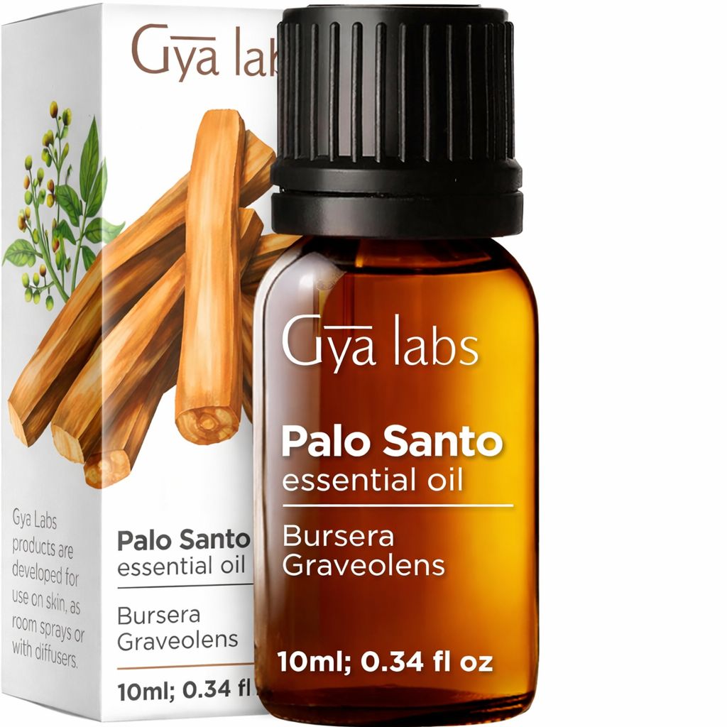 Braune Glasflasche mit schwarzem Deckel und Karton. Text: Gya Labs, Palo Santo essential oil, Bursera Graveolens, 10ml; 0.34 fl oz.