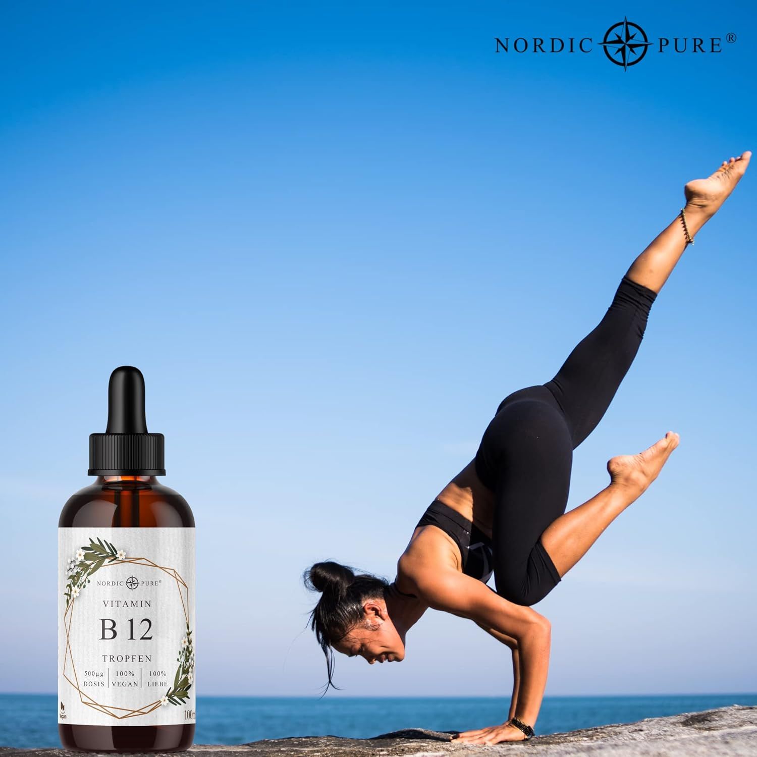 Tropfenflasche mit B12 neben einer Frau, die Yoga macht. Blauer Himmel.