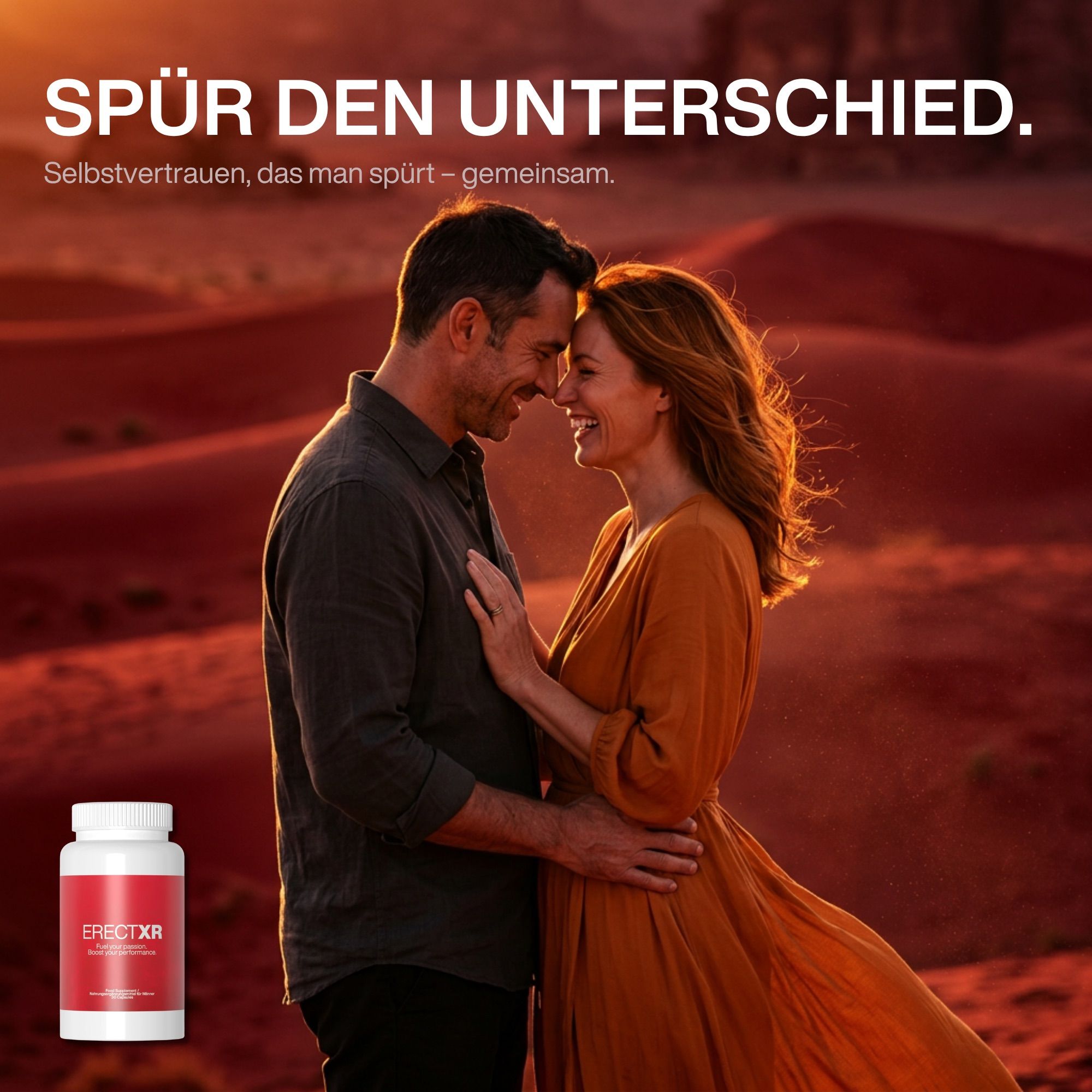Paar umarmt sich in Wüstendünen. Fläschchen mit 'ERECTXR' und Kapseln daneben. Text: 'Spür den Unterschied'.