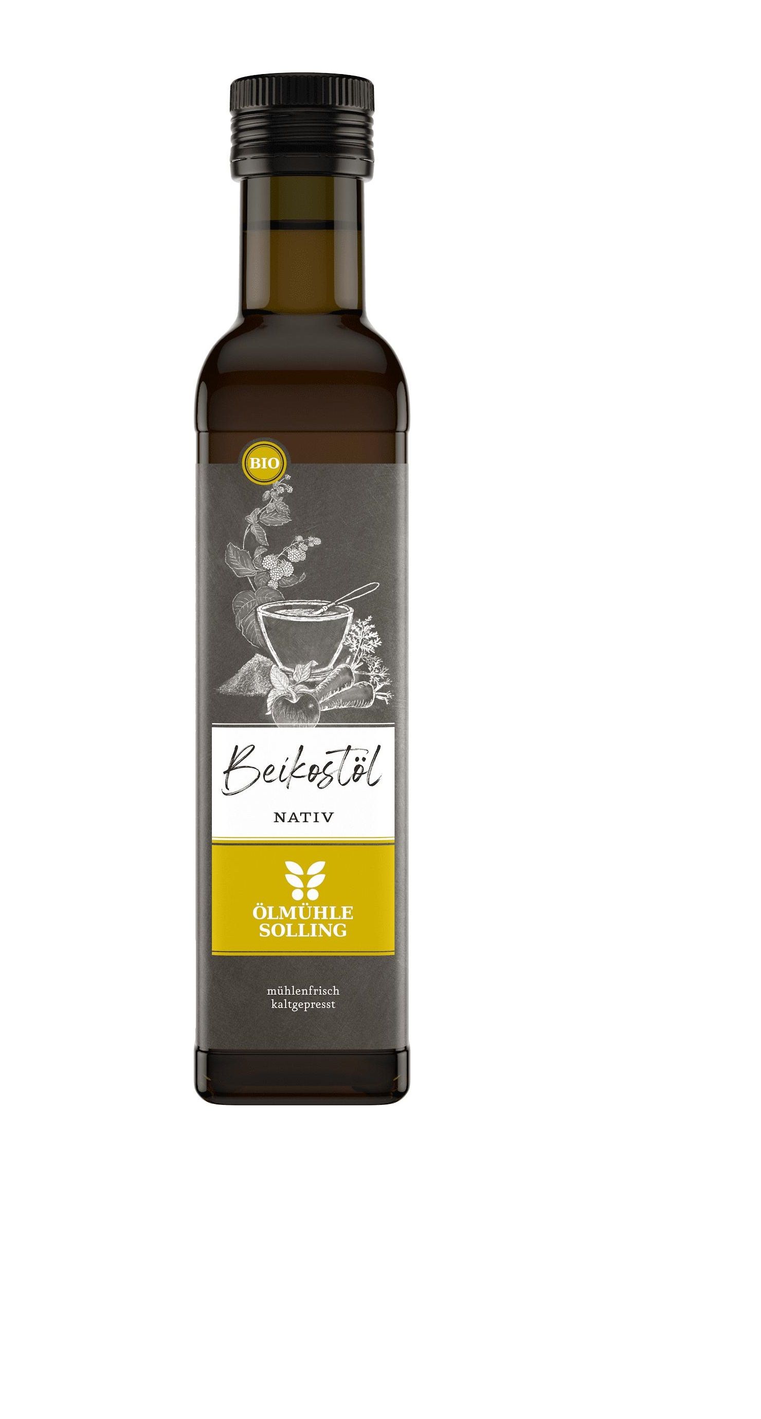 Braune Glasflasche mit Etikett. Aufschrift: Beikostöl, nativ, Ölmühle Solling. Bio-Siegel.