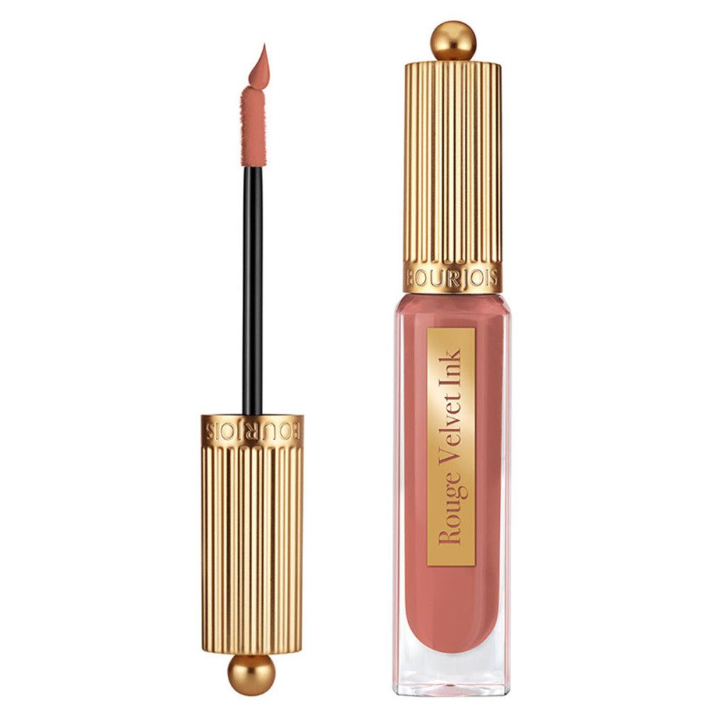 Lippenstift mit goldfarbener Kappe und Applikator. Produktname: Rouge Velvet Ink. Farbe: Beige.