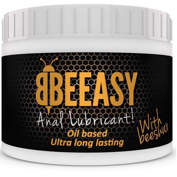 Weiße Dose mit schwarzem Etikett. Aufschrift: BEEASY, Anal Lubricant!, Oil based, Ultra long lasting, With beeswax.