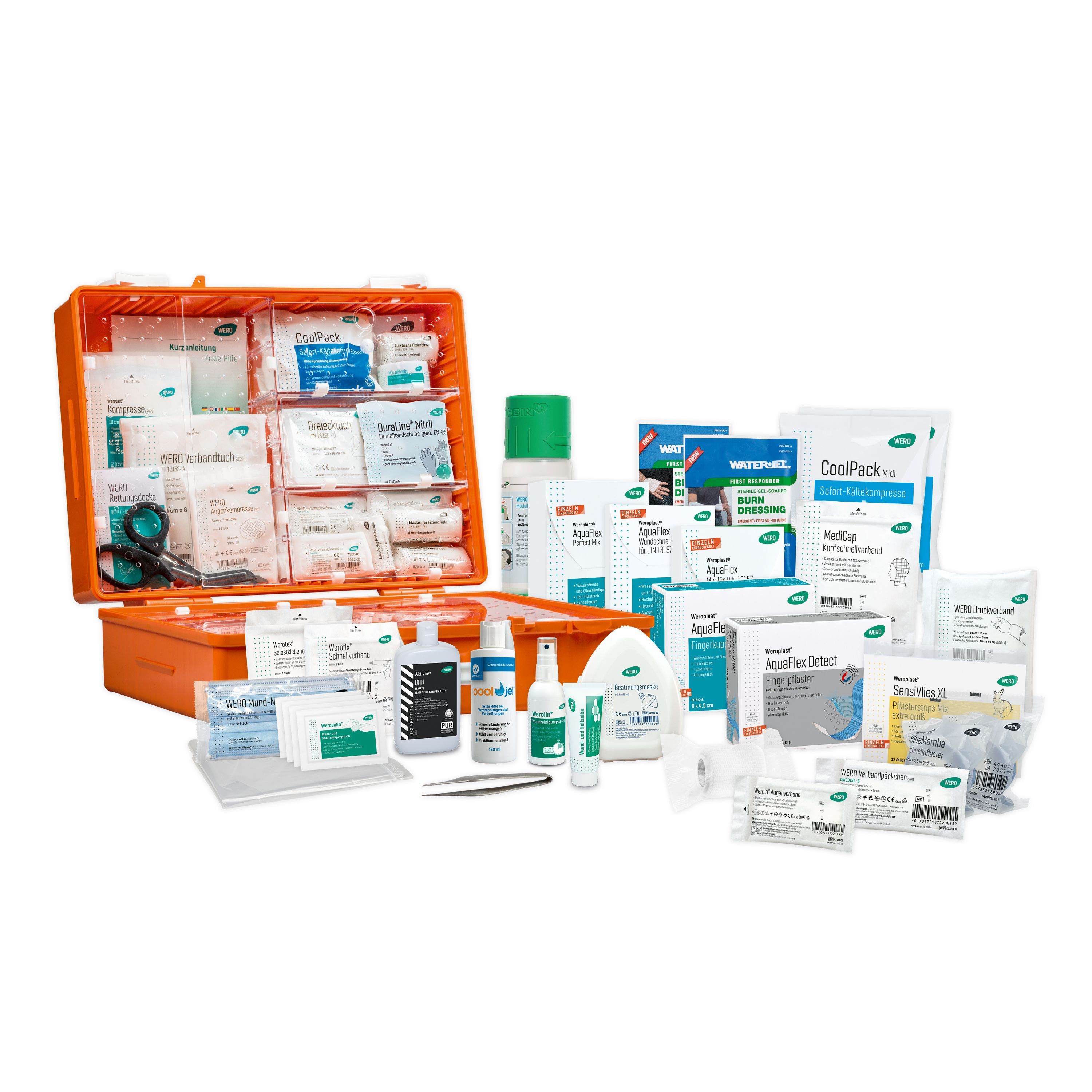 Offener Erste-Hilfe-Koffer mit medizinischen Artikeln. Orangefarbener Koffer mit Inhalt, darunter Verbandsmaterial, Flaschen und Packungen.