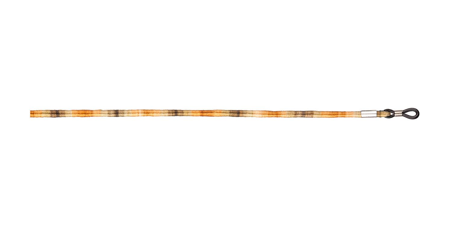 Brillenband mit orange-braunem Muster. Rundes Band mit Metallenden und Schlaufen für Brillenbügel.