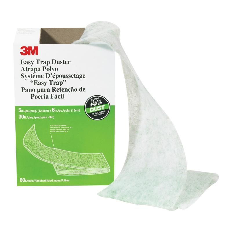 3M Easy Trap Duster. Weiße Reinigungstücher, teilweise aus der Verpackung. Verpackung mit Produktnamen und grünen Akzenten. 60 Tücher.