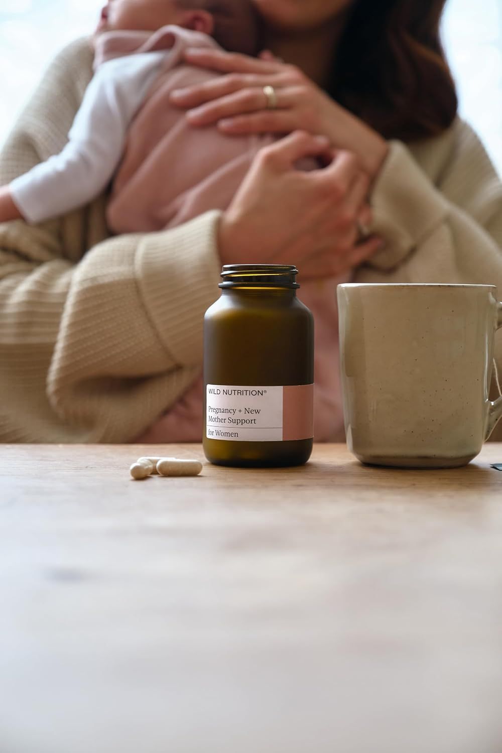 Braune Glasflasche mit Etikett 'Pregnancy + New Mother Support', 60 Kapseln.