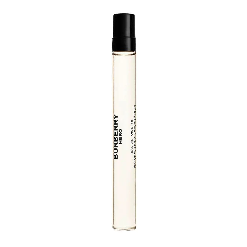 Burberry Hero Eau de Toilette. Schlanker, transparenter Flakon mit schwarzem Verschluss. Text: Burberry Hero, Eau de Toilette.