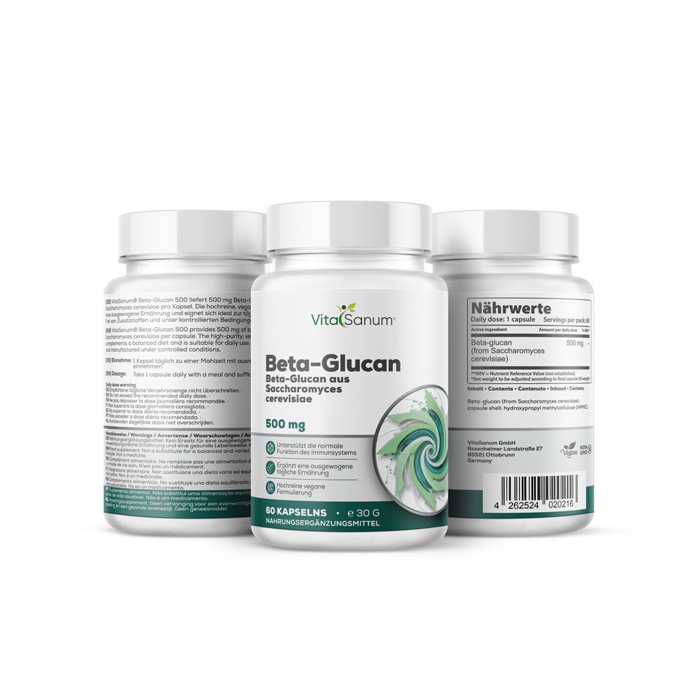 Drei weiße Flaschen VitaSanum Beta-Glucan 500. Aufschrift: Beta-Glucan aus Saccharomyces cerevisiae, 500 mg, 60 Kapseln. Grün-weiße Etiketten.