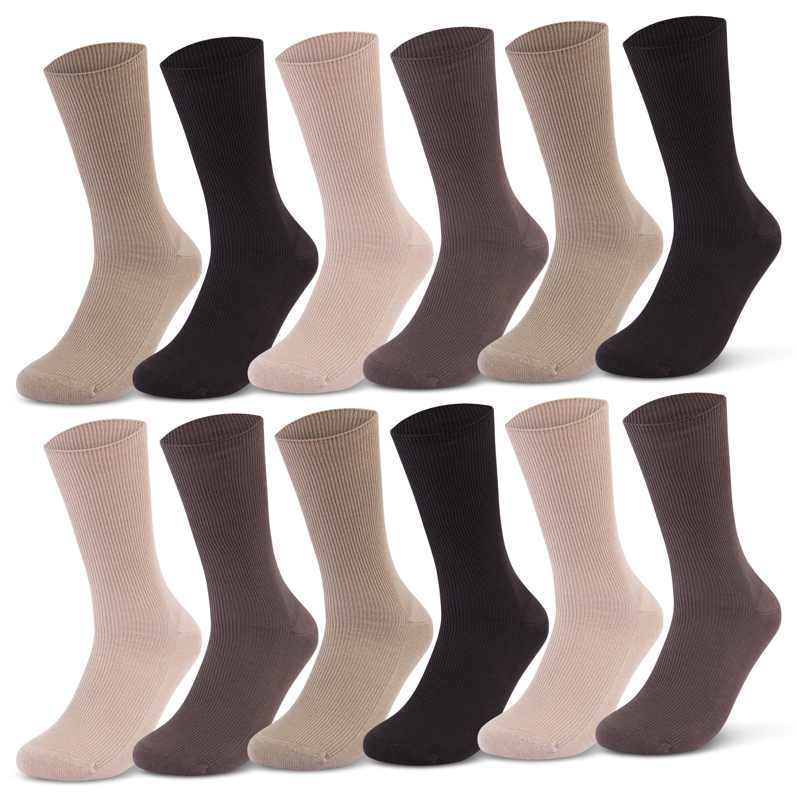 Mehrere Paar Socken in verschiedenen Farben. Rippstrickmuster. Baumwolle. Verschiedene Beige-, Braun- und Schwarztöne.
