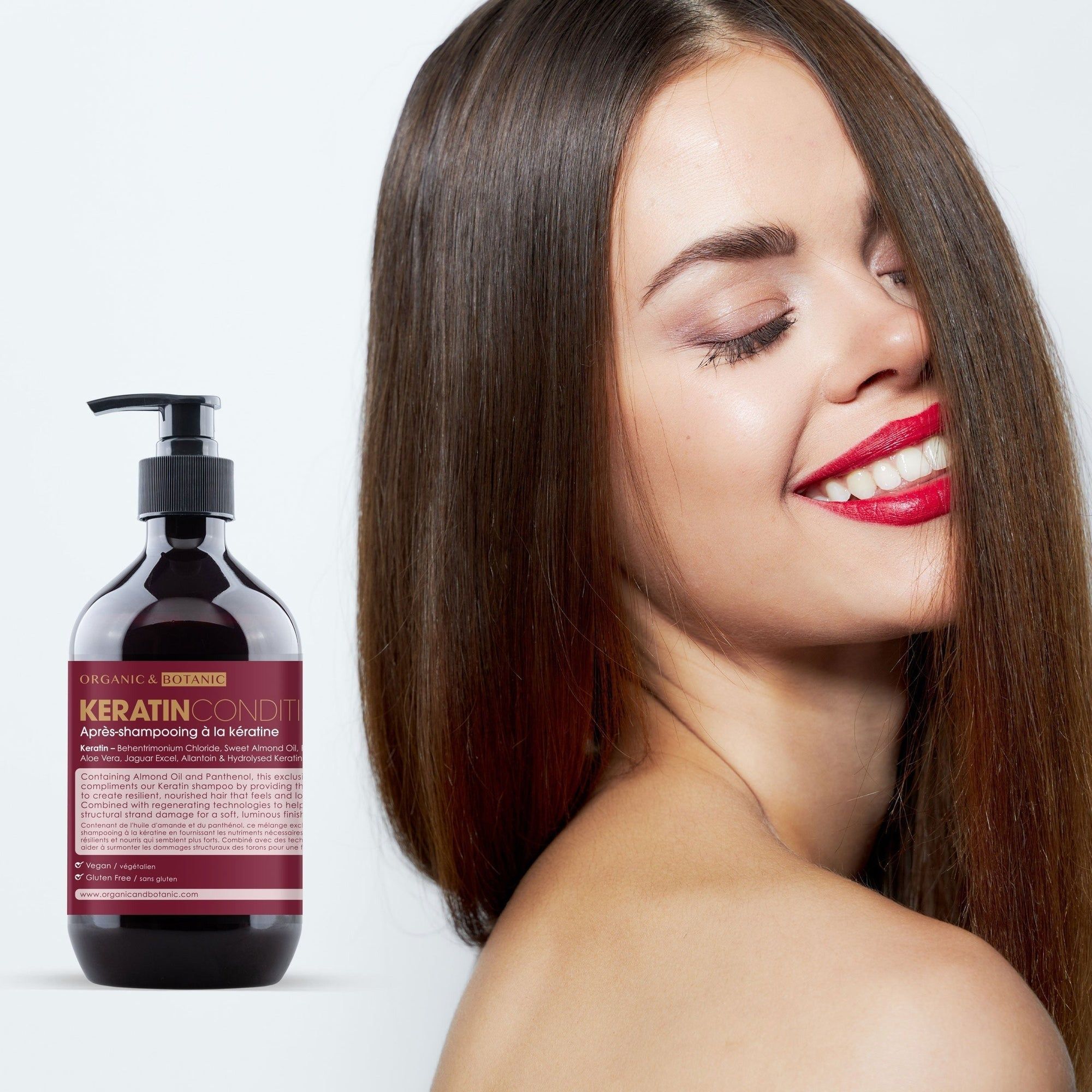 Frau mit langen, braunen Haaren. Neben ihr eine braune Flasche mit schwarzem Pumpaufsatz. Etikett: Keratin Conditioner.