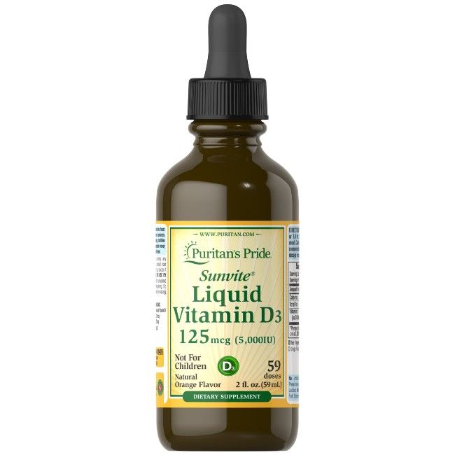 Braune Glasflasche mit schwarzem Deckel und Pipette. Etikett mit Text: Sunvite Liquid Vitamin D3 125 mcg. Orange Flavor.