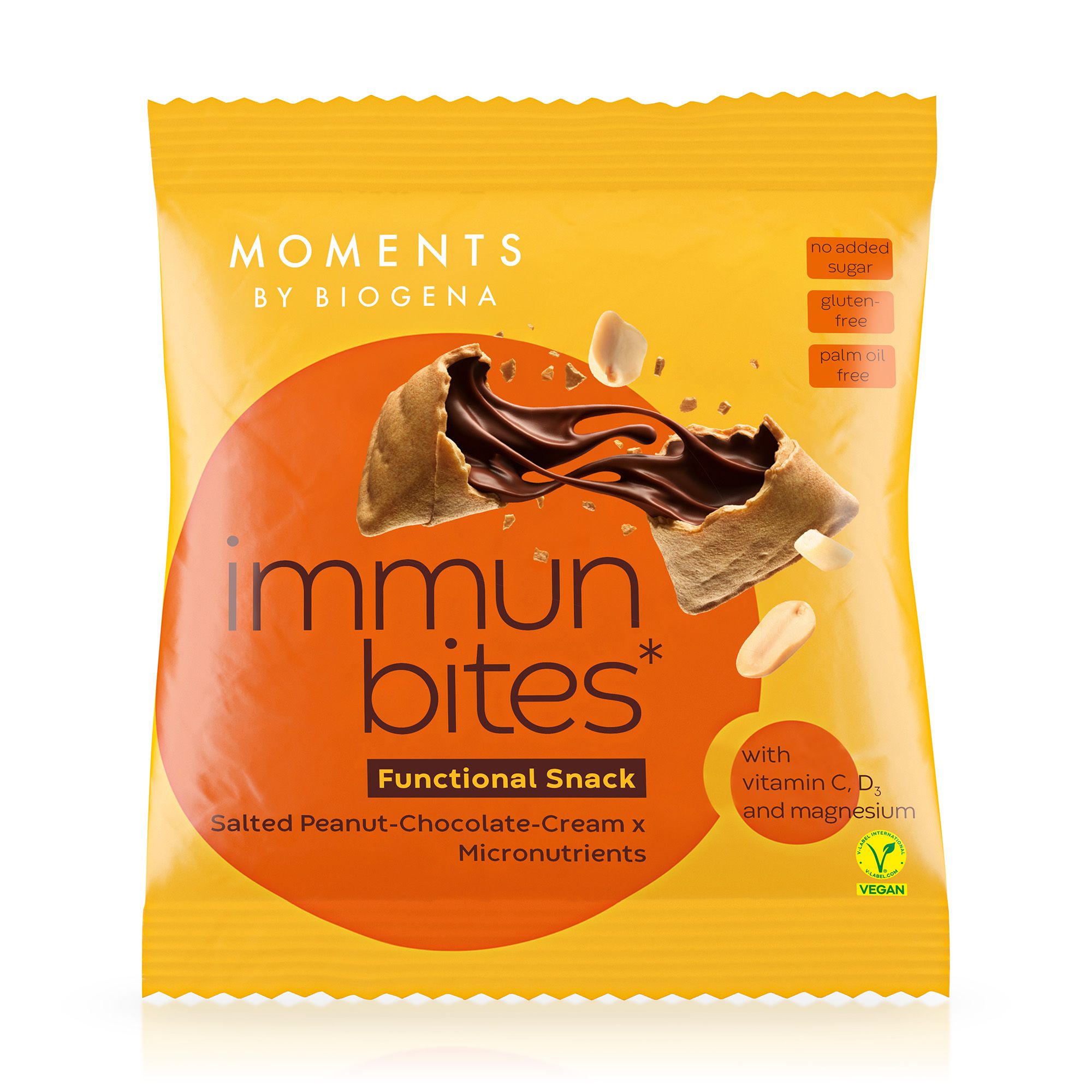 Gelbe Verpackung mit "Moments by BIOGENA immun bites". Geöffneter Snack mit Schokoladencreme. Vegan-Siegel. Text: "Functional Snack".