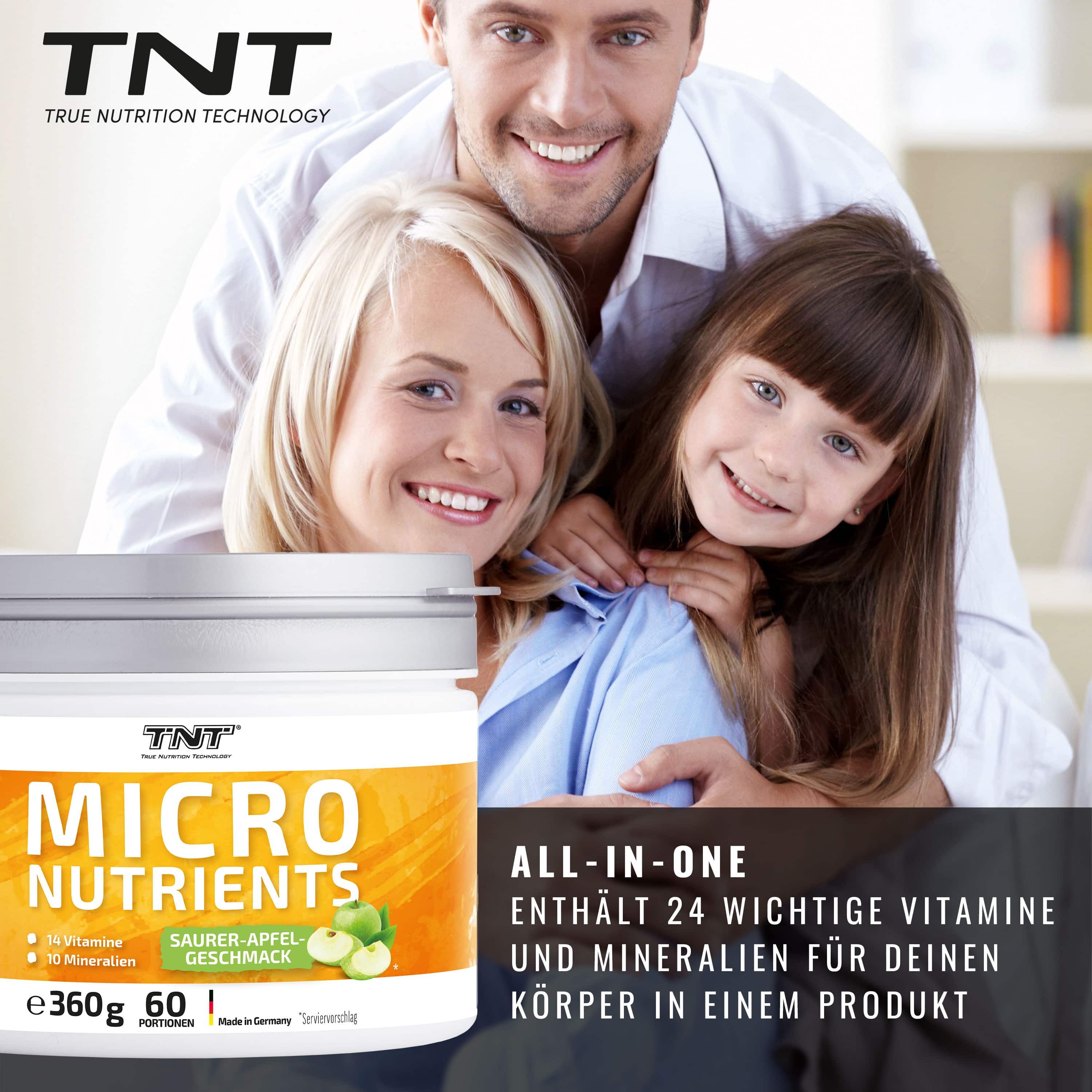 Familie mit TNT Micro Nutrients. Aufschrift: MICRO NUTRIENTS, 14 Vitamine, 10 Mineralien, 360g, 60 Portionen. Text: ALL-IN-ONE, 24 Vitamine und Mineralien.