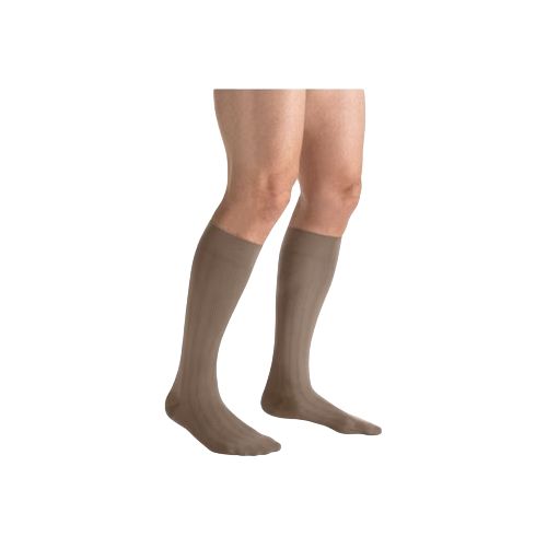 Kniestrümpfe, braun. Geripptes Muster. JOBST forMen Explore Kompressionsstrümpfe. Tragen an Beinen.