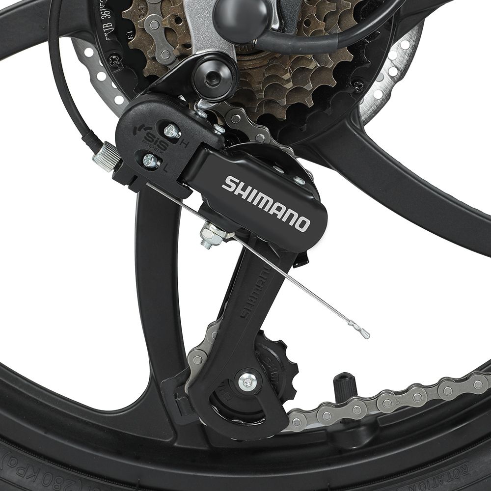 Nahaufnahme der Shimano-Schaltung des PVY Z20 Pro E-Bikes. 6-Gang-Schaltung.