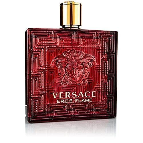 Roter Flakon mit goldenem Deckel. Aufschrift: VERSACE EROS FLAME. Geprägtes Muster und Medusa-Logo.