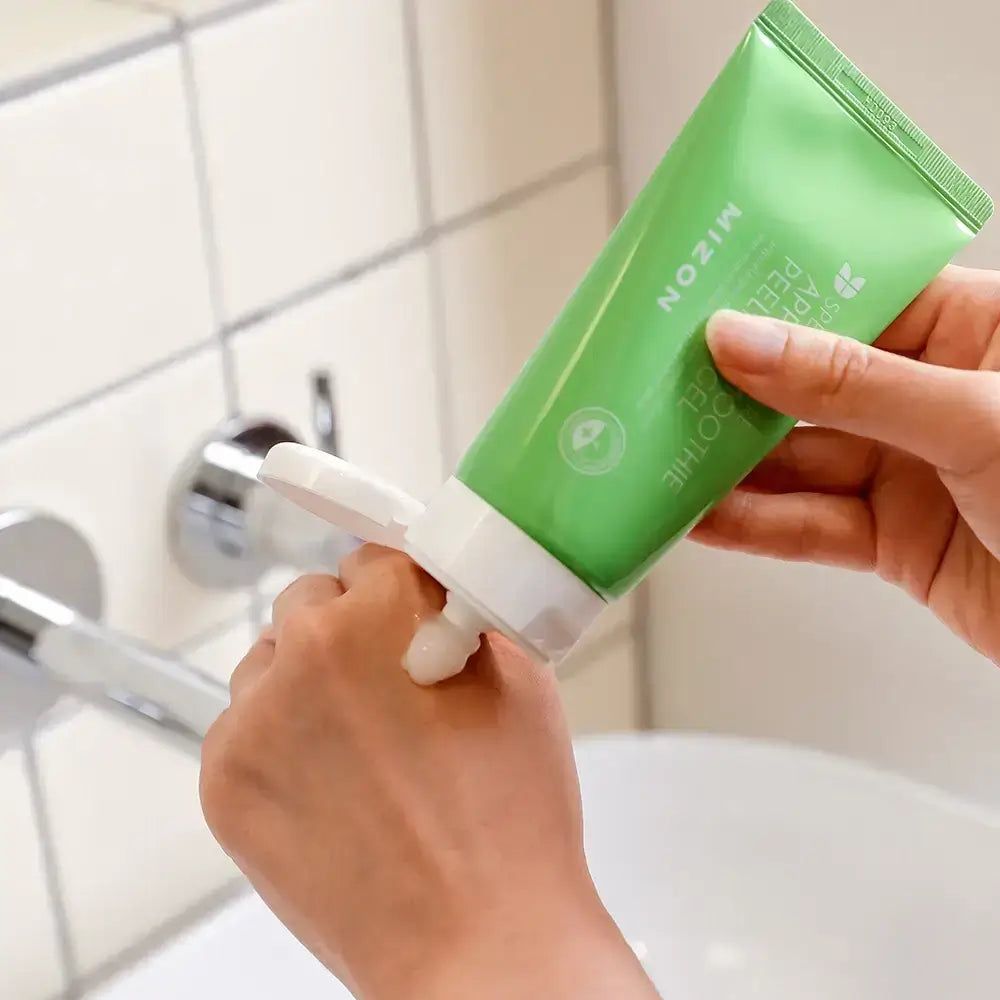 MIZON Apple Smoothie Peeling Gel