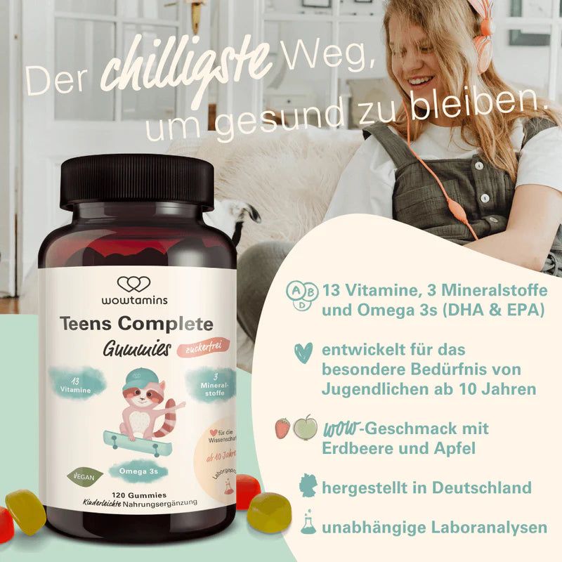 Flasche "wowtamins TEENS COMPLETE" mit Illustration, 13 Vitamine, 3 Mineralstoffe, Omega 3, hergestellt in Deutschland.