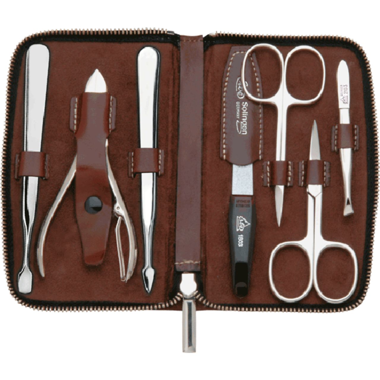 Offenes braunes Maniküre-Etui mit 7 glänzenden Edelstahl-Werkzeugen, übersichtlich angeordnet.