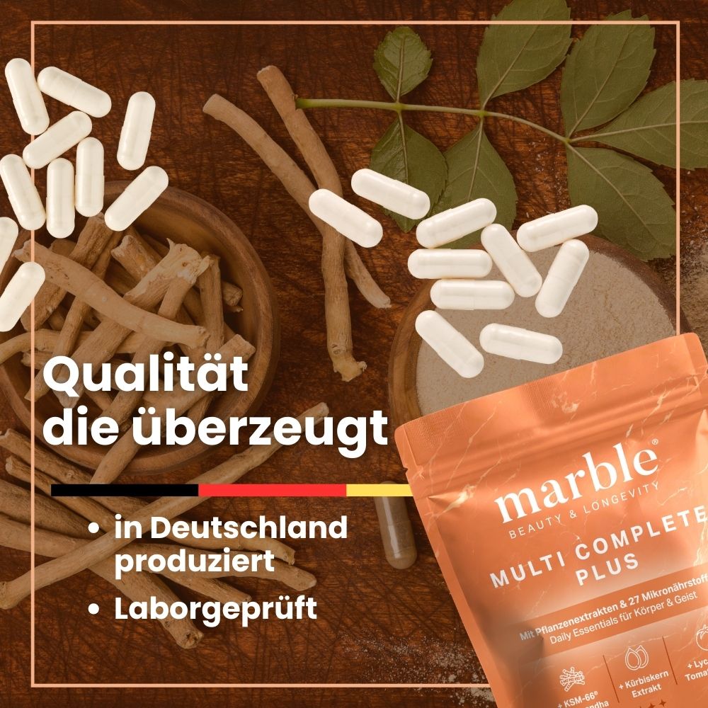 Kapseln, Kräuter und ein Beutel. Text: marble, Multi Complete Plus. In Deutschland produziert, Laborgeprüft.