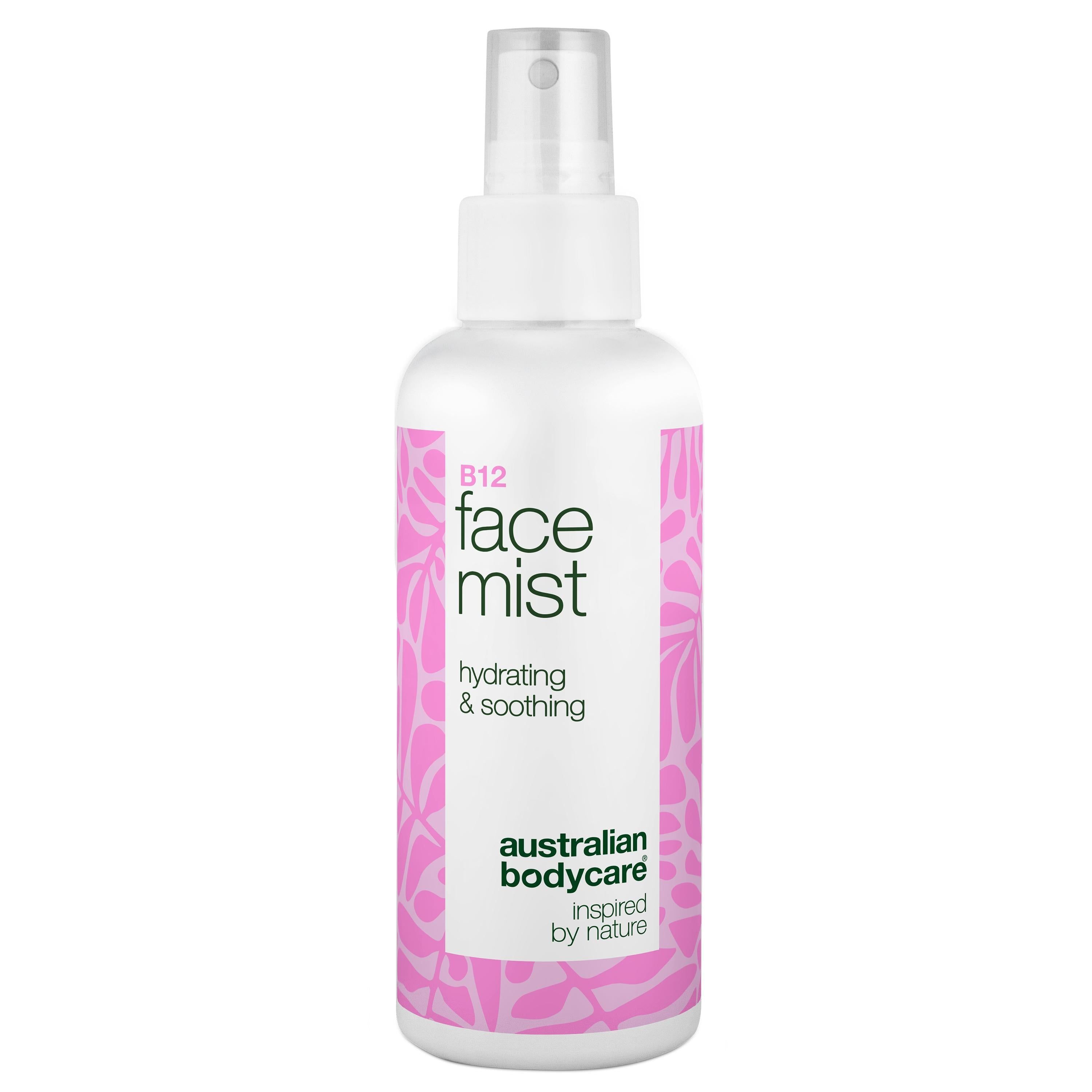 Weißes Gesichtsspray mit rosa Etikett. Aufschrift: B12 face mist, hydrating & soothing. Marke: Australian Bodycare.