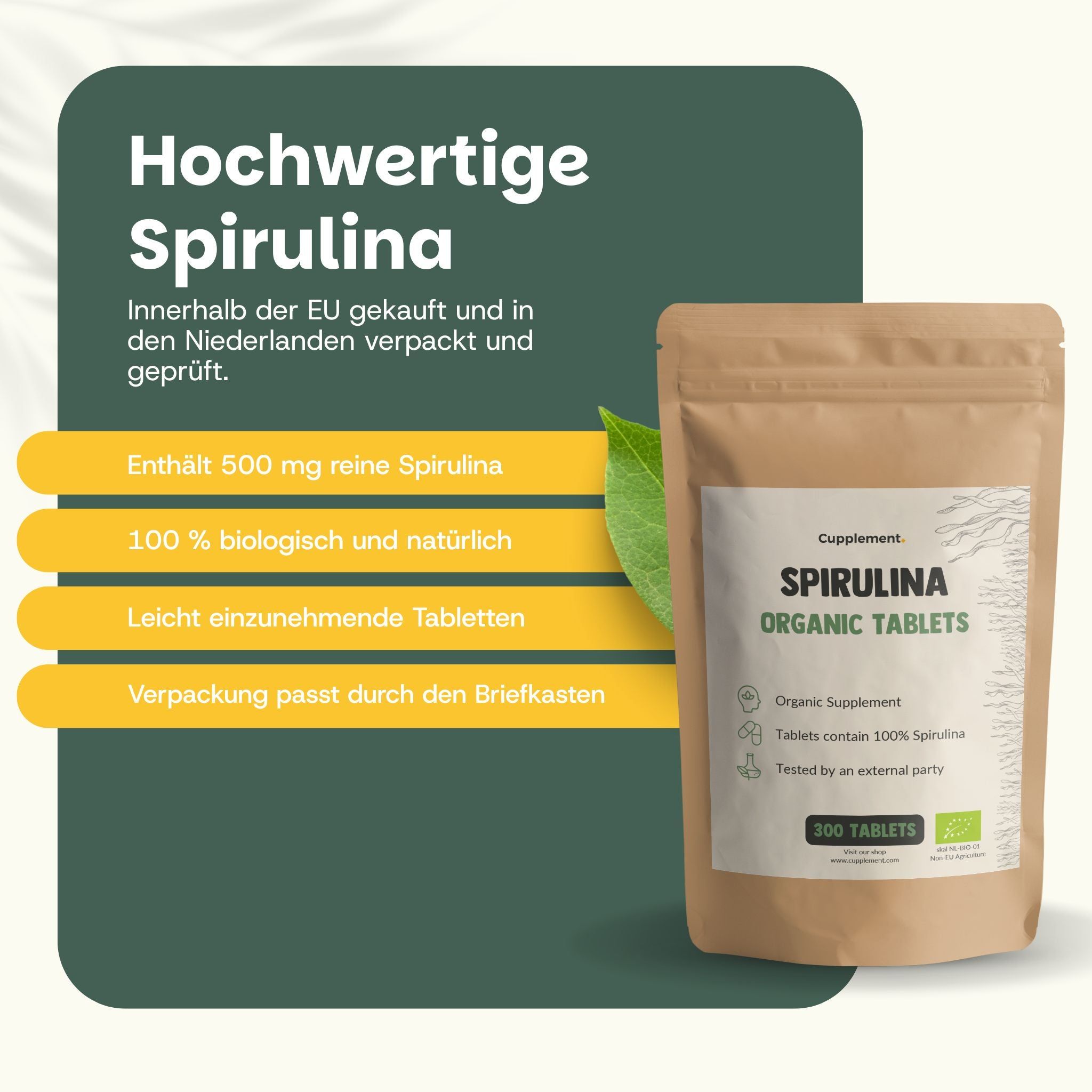 Drei grüne Spirulina-Tabletten. Text: 100% natürlich, vegan, auf Algenbasis, Bio. Bio-Siegel.