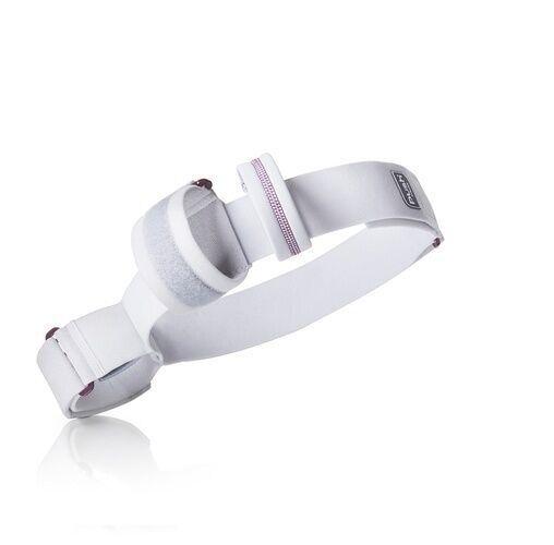 Schulterfixationsbandage, weiß. Sichtbare Reißverschlussdetails. Graue und violette Akzente. Push-Logo.