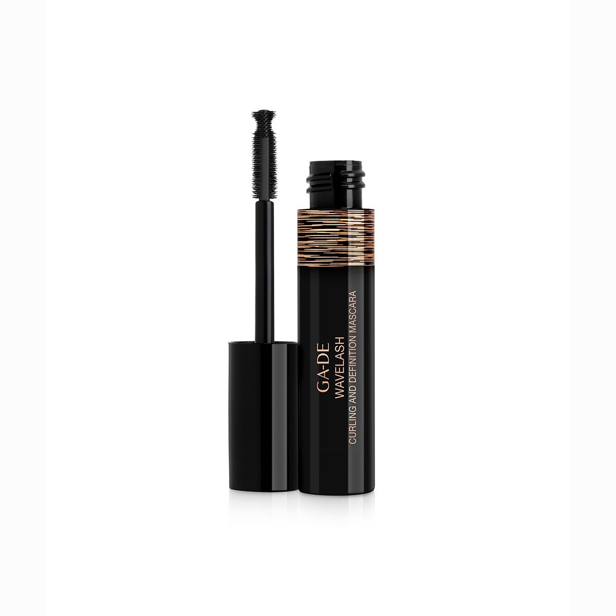 Schwarze Mascara-Tube mit geöffneter Bürste. Goldfarbener Streifen und Schriftzug.