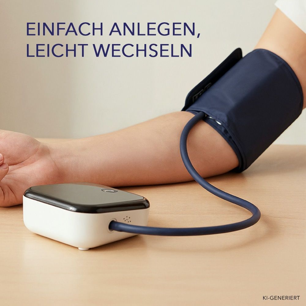 Manschette wird an einem Arm angelegt, verbunden mit einem Blutdruckmessgerät. Text: Einfach anlegen, leicht wechseln.