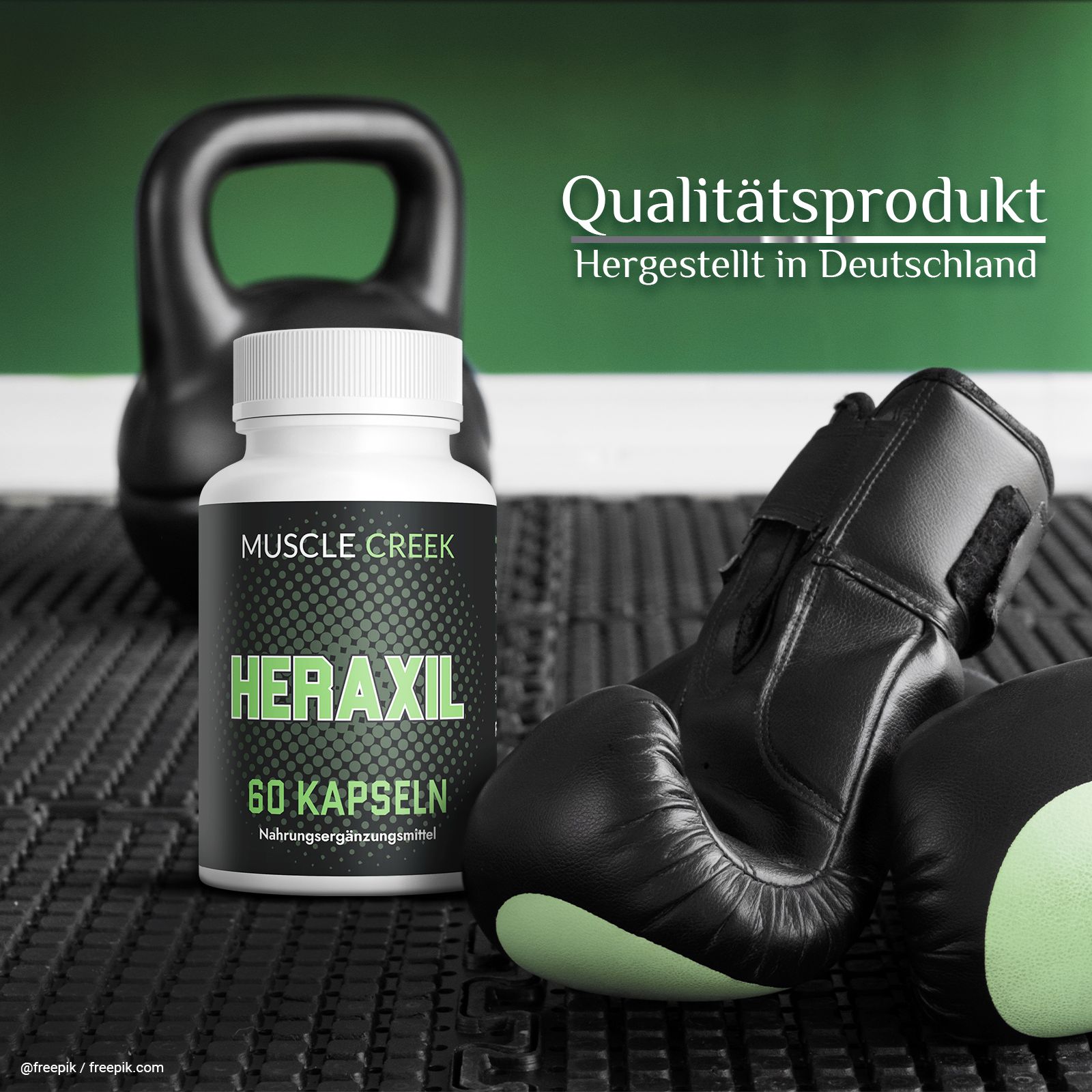 Weiße Flasche mit schwarzem Etikett. Aufschrift: Heraxil, 60 Kapseln. Im Hintergrund: Boxhandschuhe und Kettlebell.