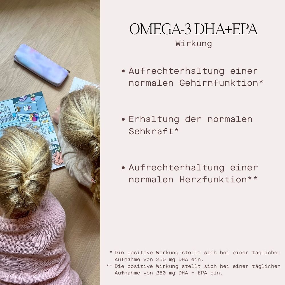 Zwei Kinder mit Zöpfen, die ein Buch lesen. Text: Omega-3 DHA+EPA Wirkung. Aufrechterhaltung der Gehirn-, Seh- und Herzfunktion.