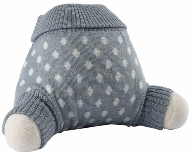 Gestrickte Wollüberhose in Grau mit weißen Punkten. Gerippter Bund und Beinabschlüsse.