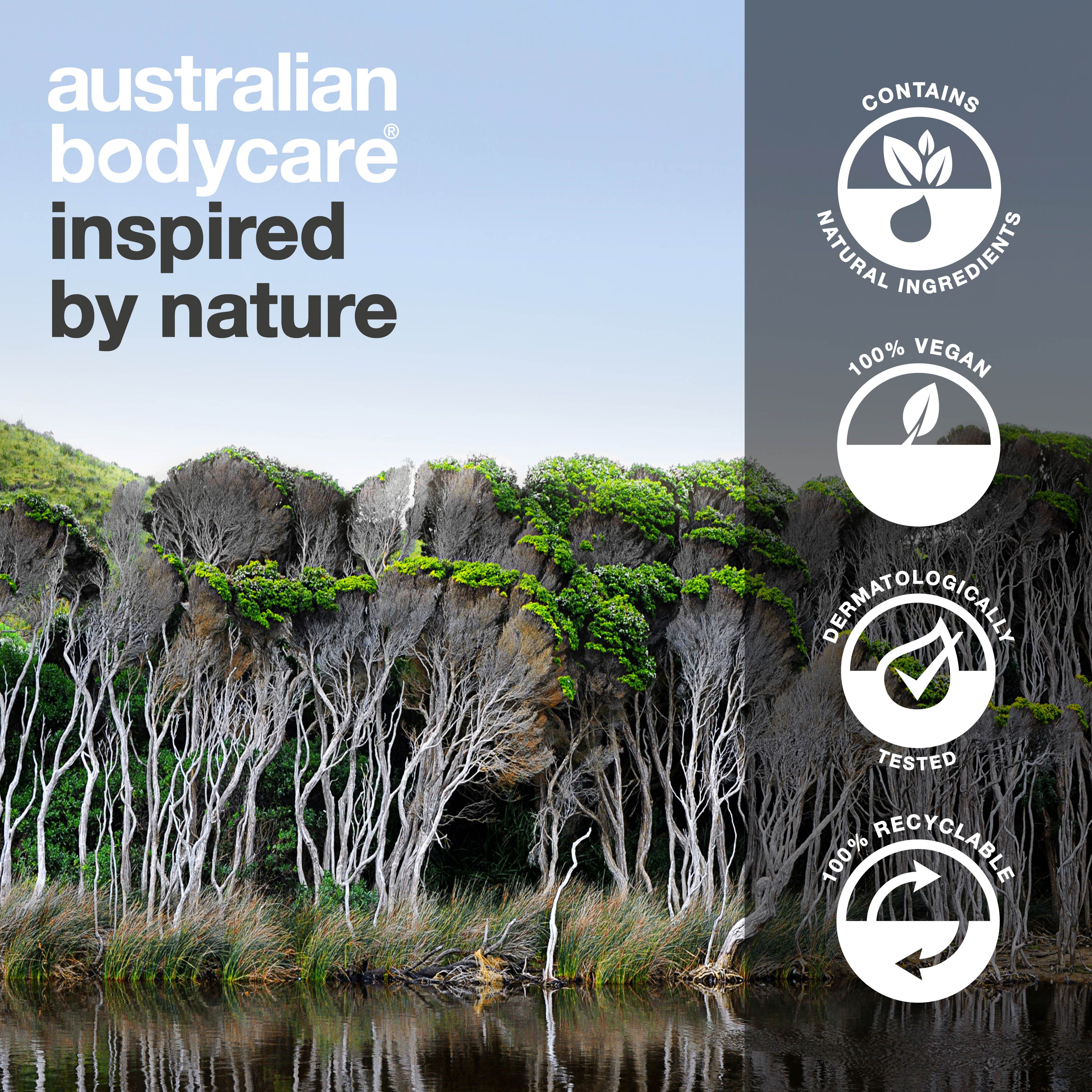 Landschaft mit Bäumen und Wasser. Text: Natürliche Inhaltsstoffe, 100% vegan, dermatologisch getestet, recycelbar.