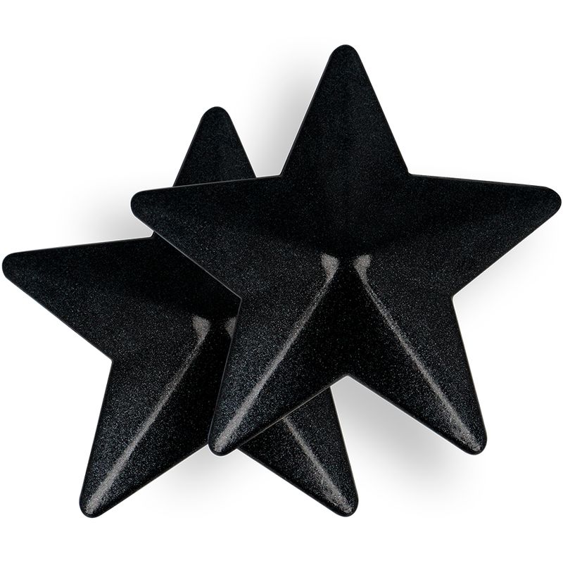 Zwei schwarze Stern-Nippelabdeckungen. Glänzende Oberfläche. Nahaufnahme.
