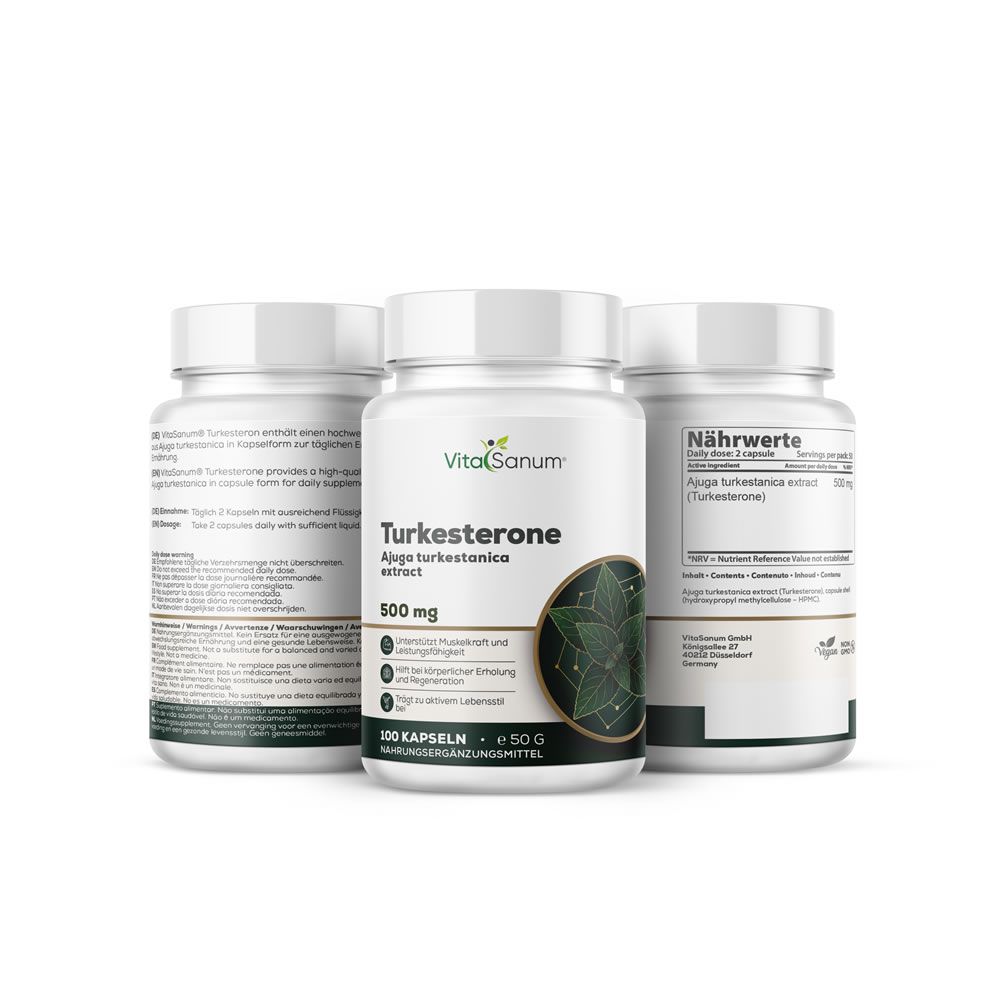 Drei weiße Flaschen VitaSanum Turkesterone. Aufschrift: 500 mg, 100 Kapseln. Etikett mit Nährwertangaben und Inhaltsstoffen.