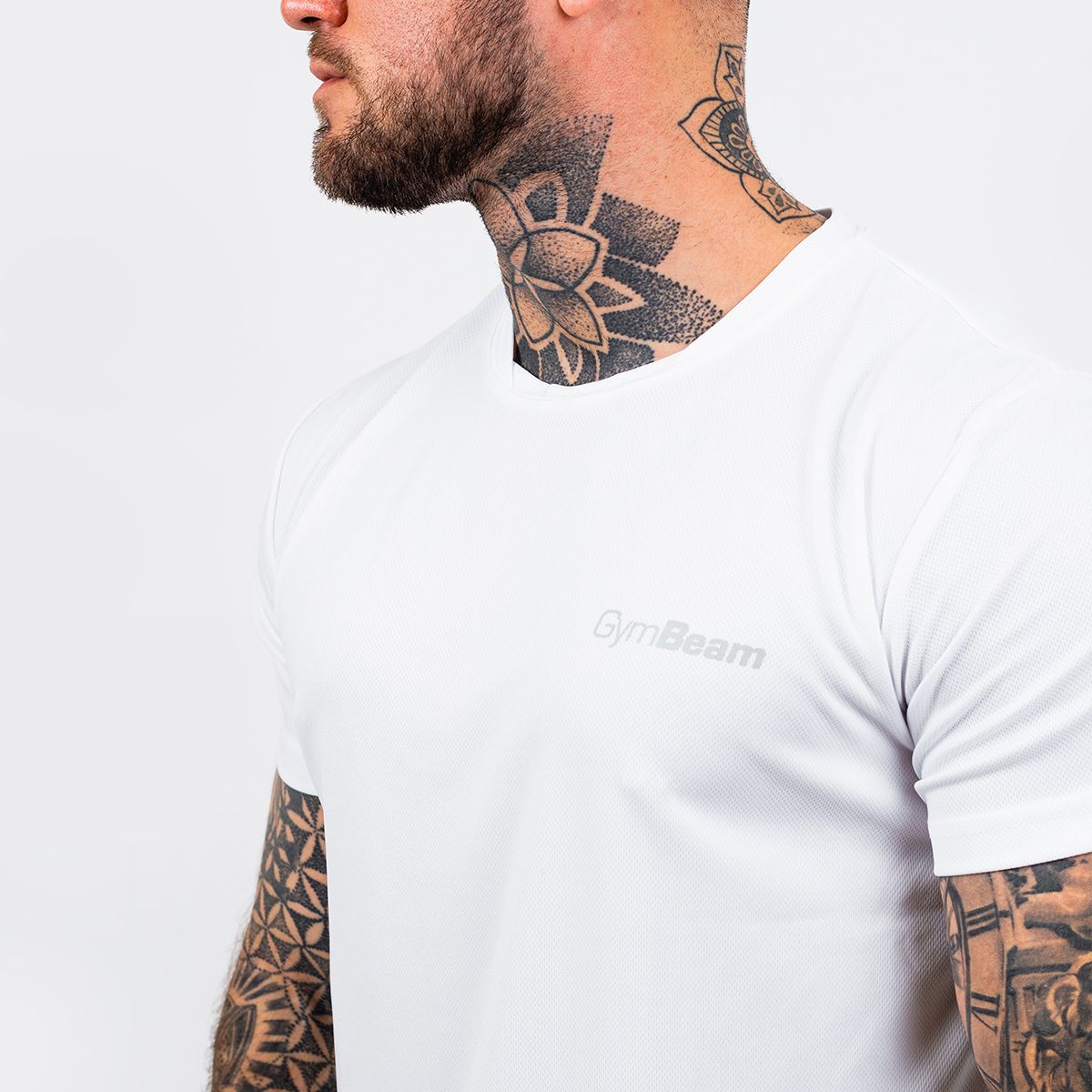 Größentabelle für Herren TRN T-Shirt in Weiß mit Maßen in cm.